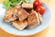 画像をギャラリービューアに読み込む, 送料無料<br>南まぐろステーキ3種 T-03<br>(バジルソース・ステーキソース・照り焼きソース)